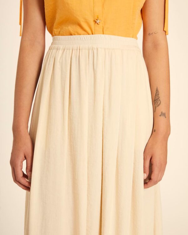 Falda midi cruda – Tejido suave y elegante de rayón y chinlon. - Imagen 2