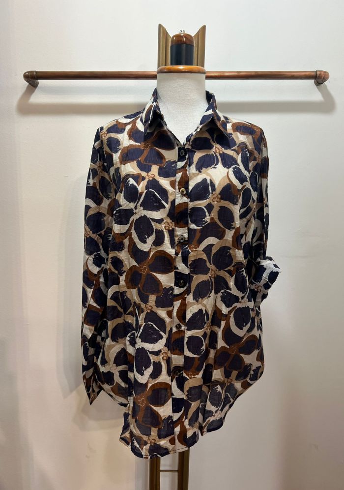 camisa estampada hojas
