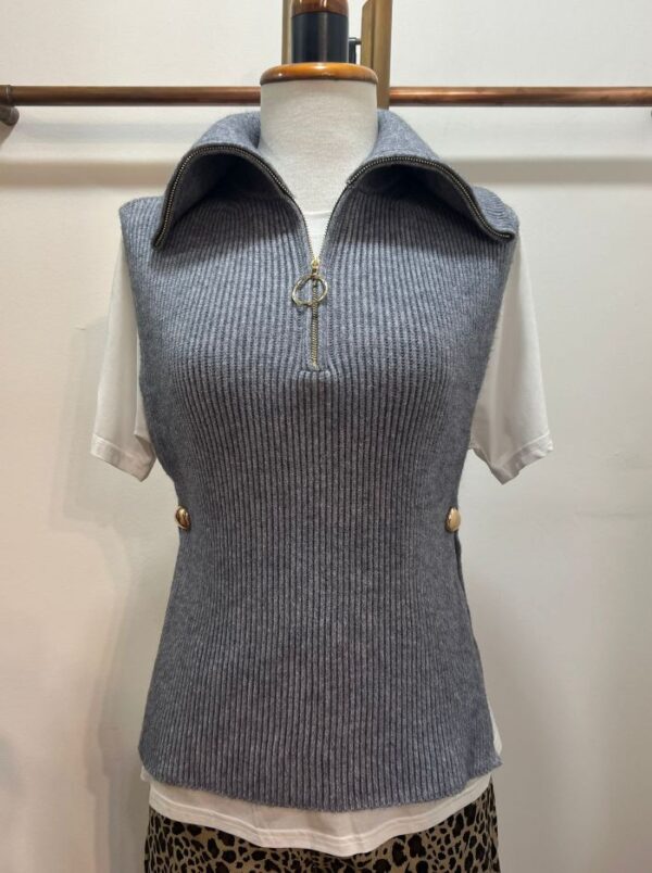 chaleco de punto color gris