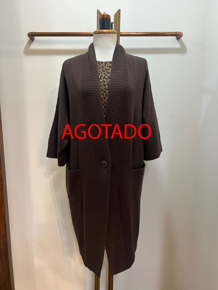 chaqueta larga de punto color chocolate.AG